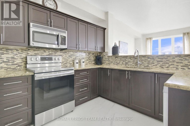 28848804/1024-northgraves-crescent/emerald-meadowstrailwest/ottawa/ontario/K2M0C8_14