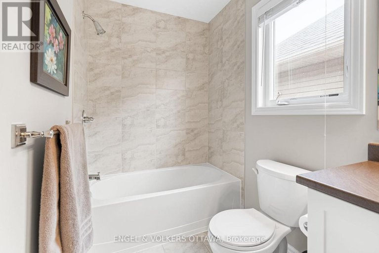 28239437/3499-woodroffe-avenue/strandherd/ottawa/ontario/K2G7A6_27