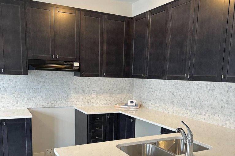 29123642/724-rouncey-road/emerald-meadowstrailwest/ottawa/ontario/K2S1B6_2