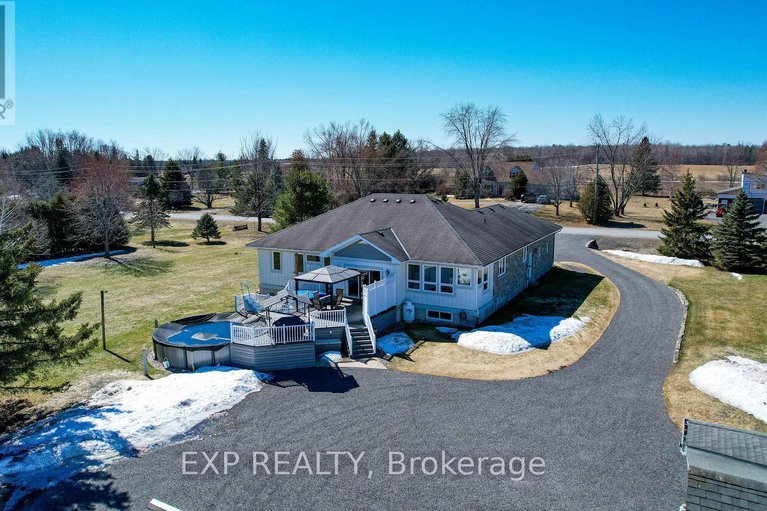 28062332/415-johnston-road/north-grenville-twp-kemptville-south/north-grenville/ontario/K0G1J0_40