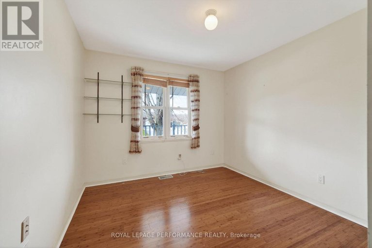 29652212/63-columbia-avenue/long-sault/south-stormont/ontario/K0C1P0_13