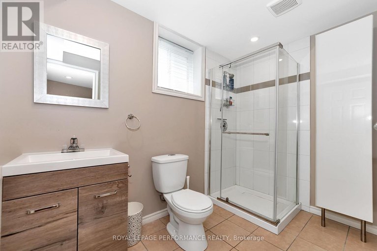 28871185/16-sweetbay-circle/stittsville-north/ottawa/ontario/K2S0W8_24