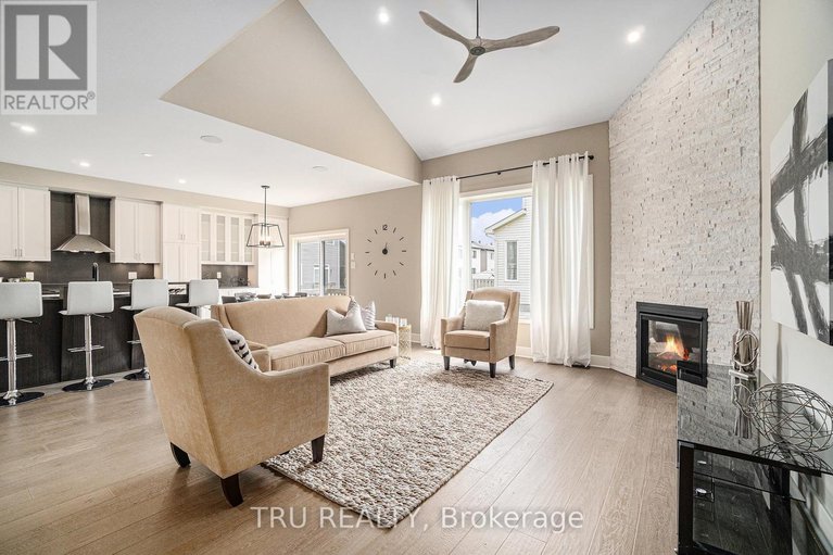 28482789/670-parade-drive/stittsville-south/ottawa/ontario/K2S1B8_7