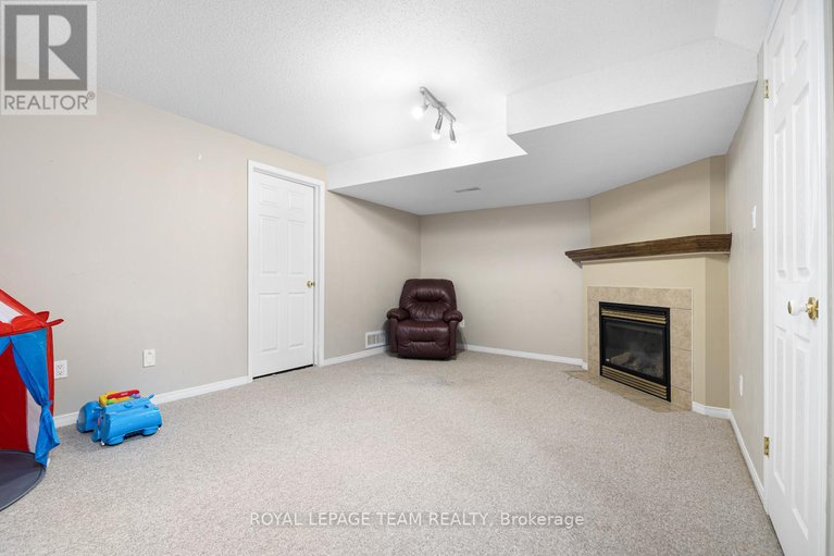 28616920/207-portrush-avenue/longfields/ottawa/ontario/K2J5J6_37