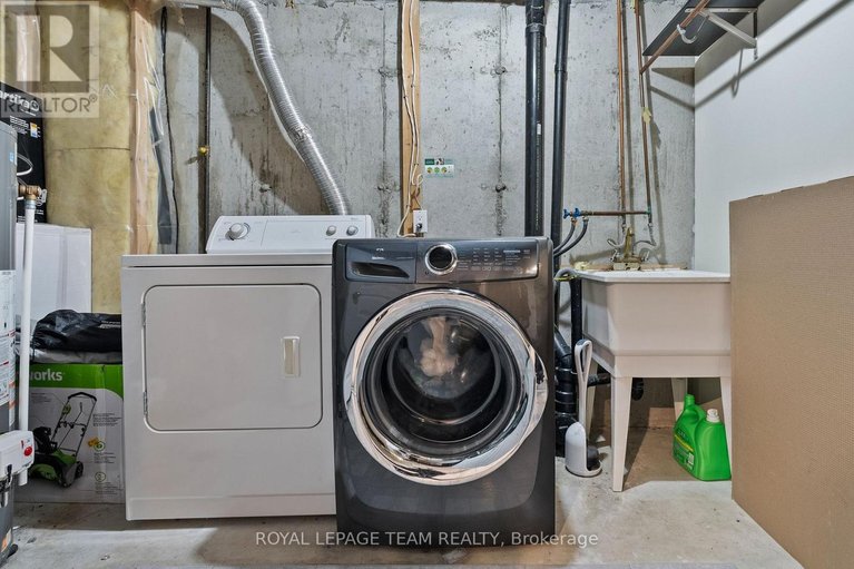 29571956/5-milner-downs-crescent/emerald-meadowstrailwest/ottawa/ontario/K2M2S6_38