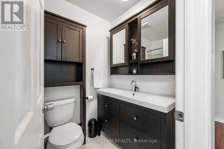 29023588/6521-jack-pine-crescent/greely/ottawa/ontario/K4P1E1_18