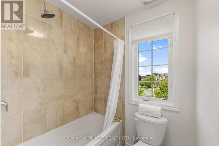 28808189/407-coldwater-crescent/emerald-meadowstrailwest/ottawa/ontario/K2M0J3_32