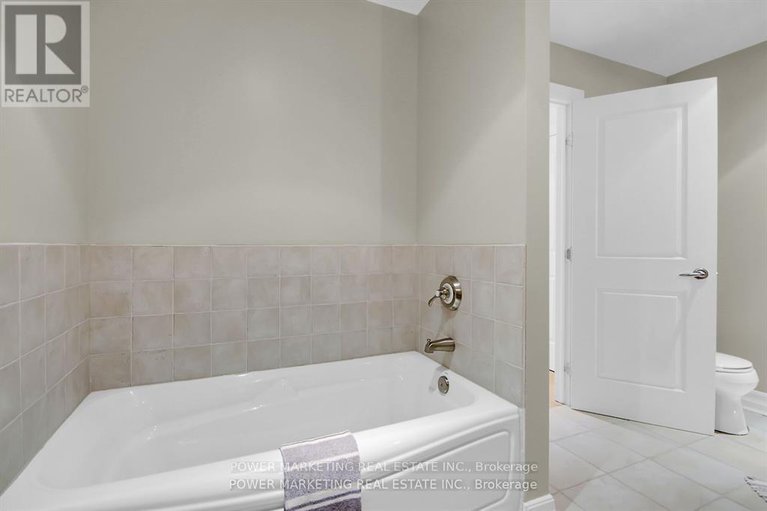 29261162/15-marwood-court/stonebridge/ottawa/ontario/K2J5G1_29