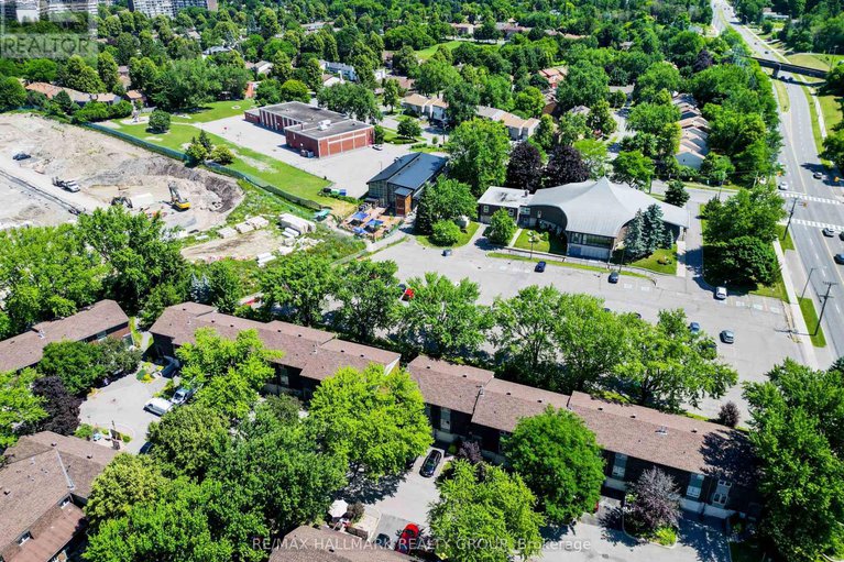 28586632/55-river-garden-private/mooneys-bayriverside-park/ottawa/ontario/K1V1M8_38
