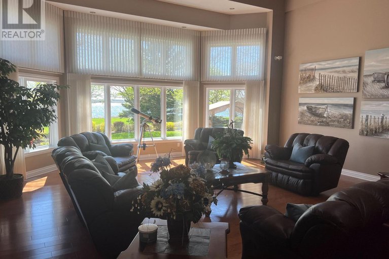 28728548/16024-lakeside-drive/long-sault/south-stormont/ontario/K0C1P0_8