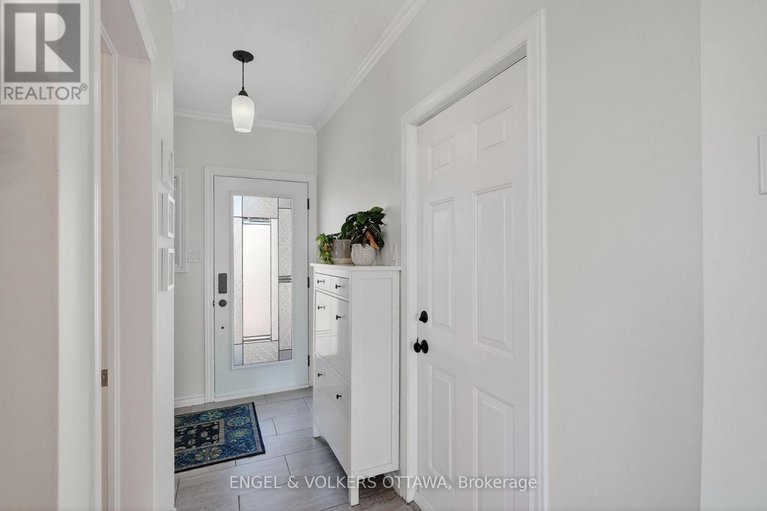 29596735/1499-corsham-avenue/fallingbrookpineridge/ottawa/ontario/K4A3M6_8