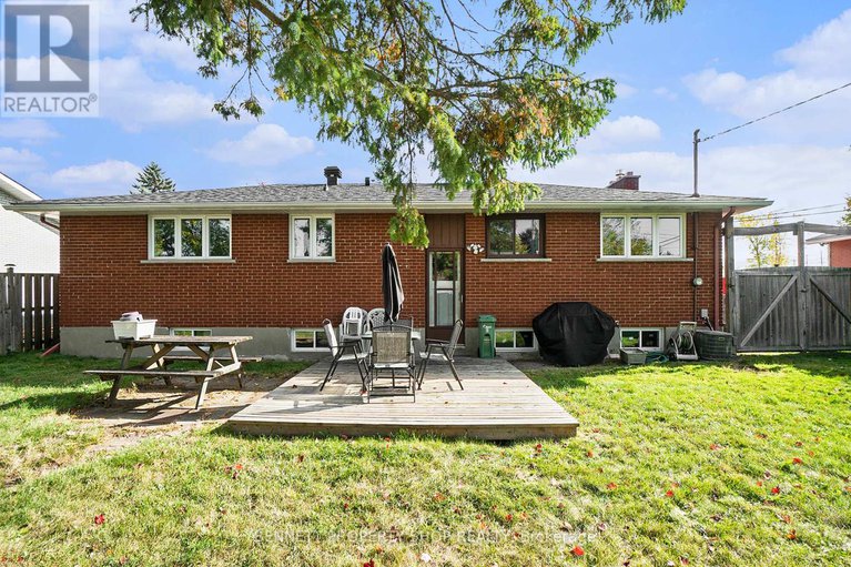 28973672/17-glenmanor-drive/meadowlandscrestview/ottawa/ontario/K2G3E8_25