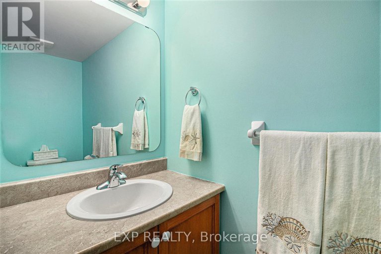 28613592/258-trail-side-circle/springridgeeast-village/ottawa/ontario/K4A5B5_3