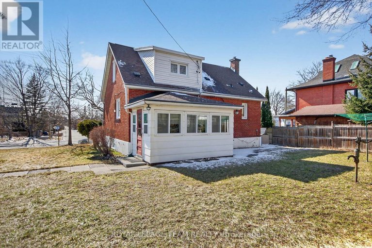 29596243/591-churchill-avenue-n/westborohampton-park/ottawa/ontario/K1Z5E6_7