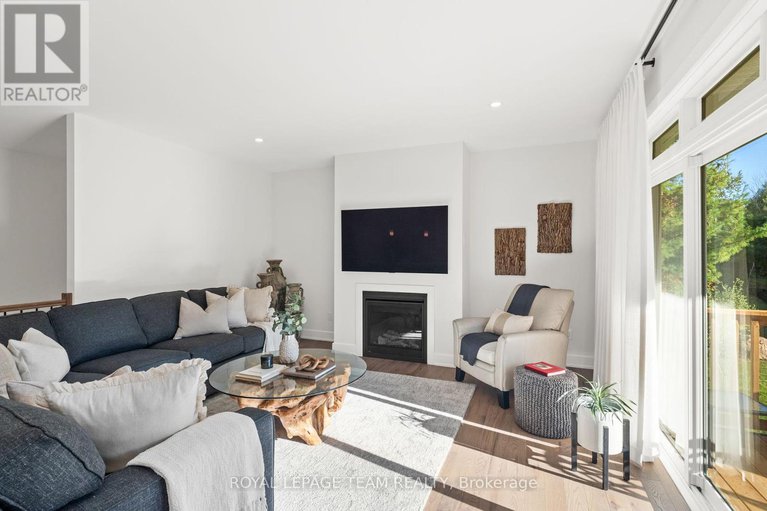 28967479/143-raymond-luhta-crescent/mcnabbraeside-twps/mcnabbraeside/ontario/K7S3G8_18