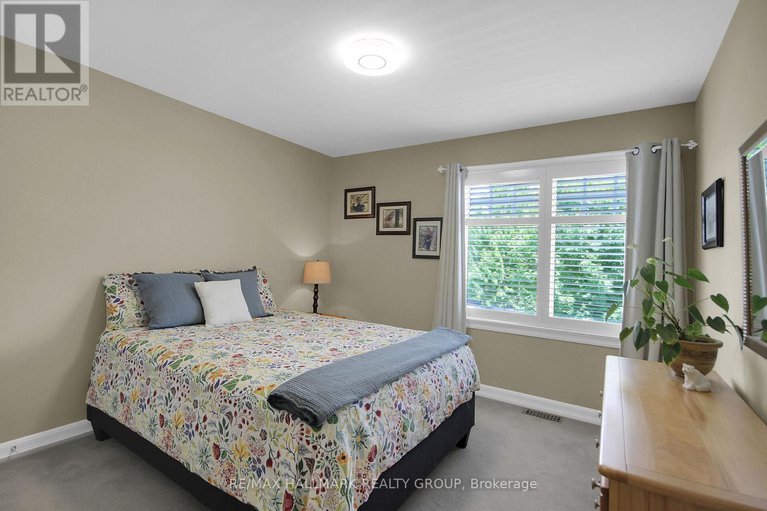 28613594/30-oakbriar-crescent/stonebridge/ottawa/ontario/K2J5G1_26