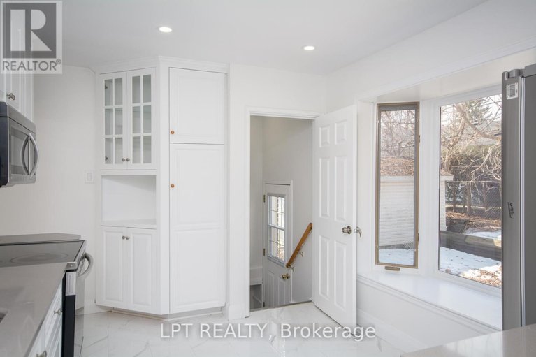 29606503/2317-elmira-drive/parkway-park/ottawa/ontario/K2C1H3_16