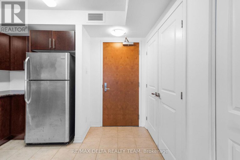 28453209/403-242-rideau-street/sandy-hill/ottawa/ontario/K1N0B7_4