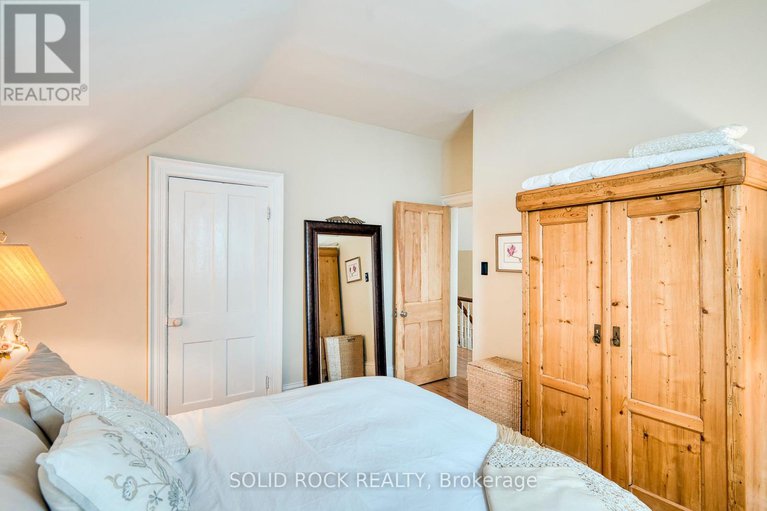 28568795/33a-and-33b-napoleon-street/carleton-place/carleton-place/ontario/K7C2X4_22