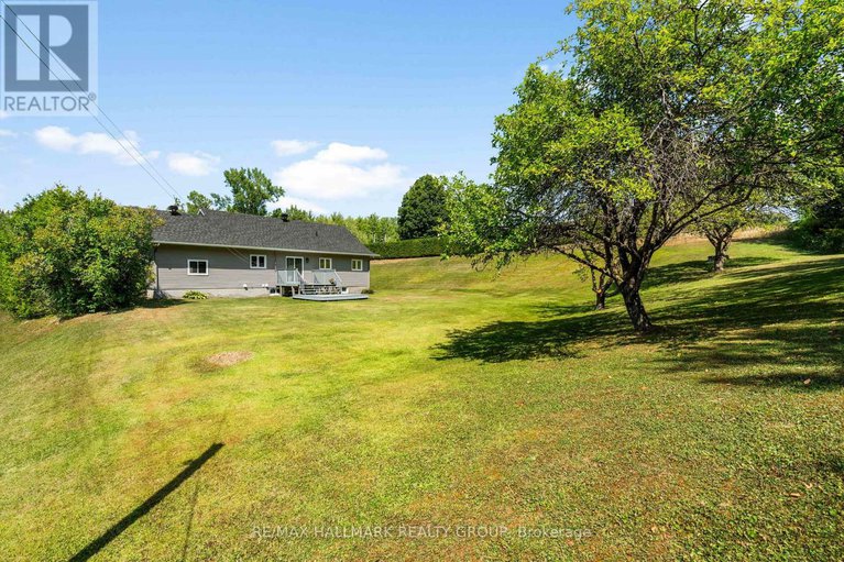 28782422/1754-labonte-street/clarencerockland-twp/clarence-rockland/ontario/K0A1N0_36