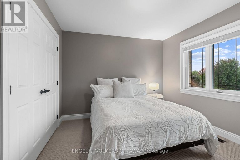 28168398/6808-suncrest-drive/greely/ottawa/ontario/K4P0B2_26