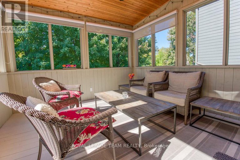 28955797/107-kitsilano-court/bruce-farmgraham-parkqualicumbellands/ottawa/ontario/K2H0B5_26