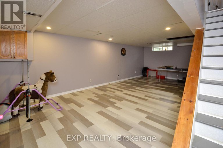 29617820/965-belvedere-avenue/town-of-rockland/clarence-rockland/ontario/K4K1H3_16