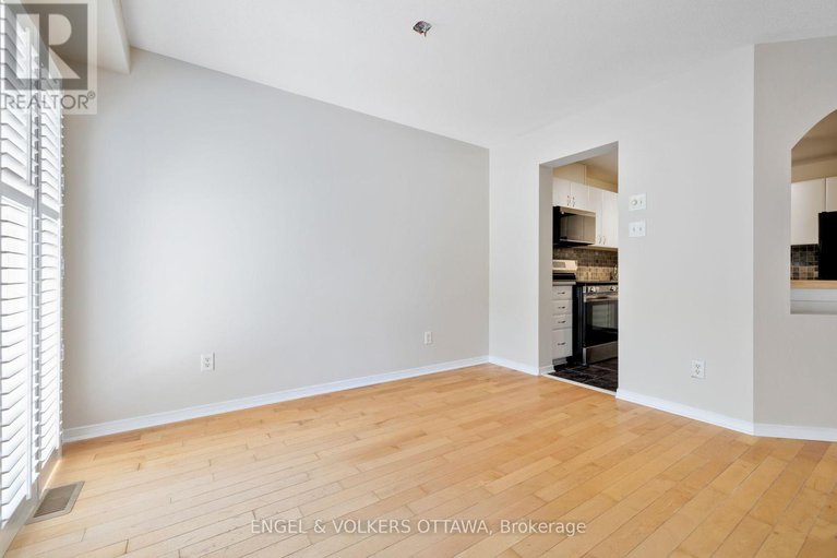 28517729/502-woodchase-street/morgans-grantsouth-march/ottawa/ontario/K2W1J4_16