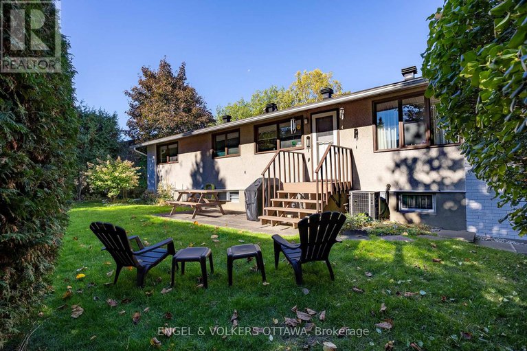 29323423/34-wallford-way/city-viewskylinefisher-heightsparkwood-hills/ottawa/ontario/K2E6B6_42