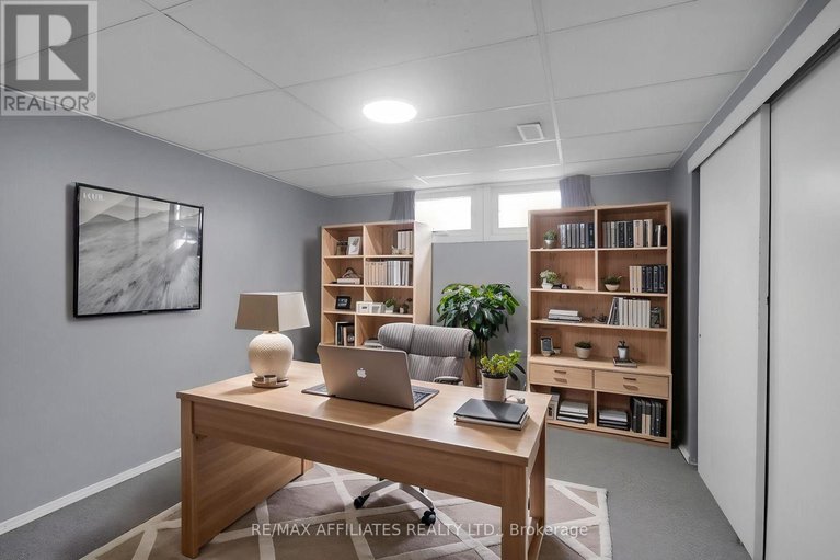 28329411/312-mountbatten-avenue/alta-vistafaircrest-heights/ottawa/ontario/K1H5W3_22