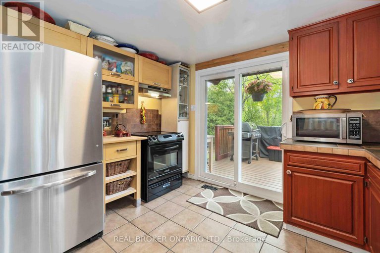 28470618/190-woods-road/constance-bay/ottawa/ontario/K0A3M0_26