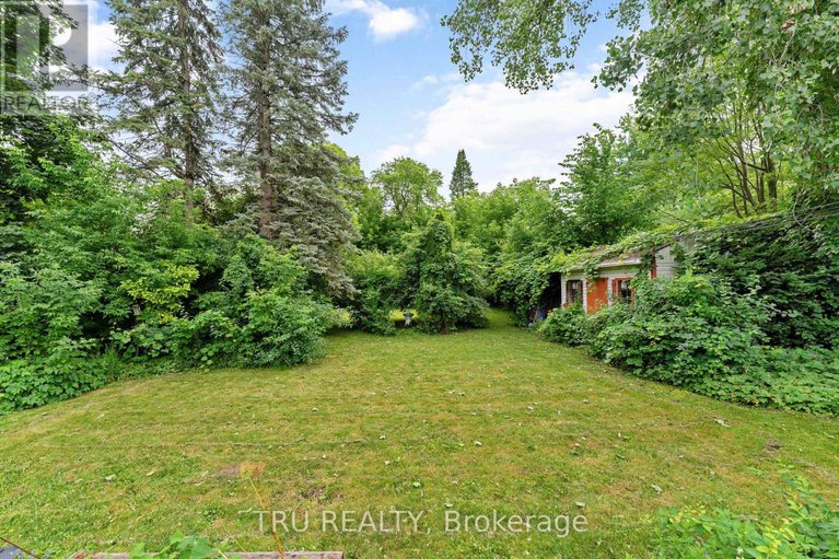 28591206/14-claver-street/cardinal-heights/ottawa/ontario/K1J6W7_29