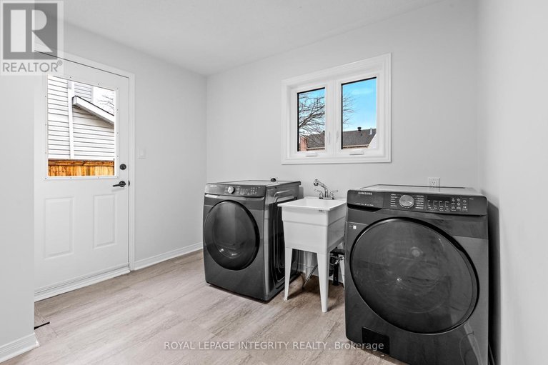 29622536/18-shipley-crescent/stittsville-central/ottawa/ontario/K2S1R2_20
