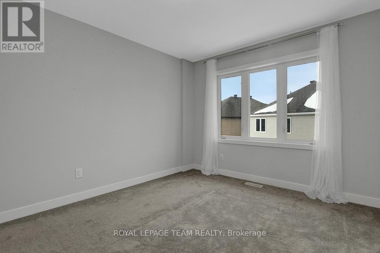 29433481/749-brian-good-avenue/riverside-southgloucester-glen/ottawa/ontario/K4M0E3_40