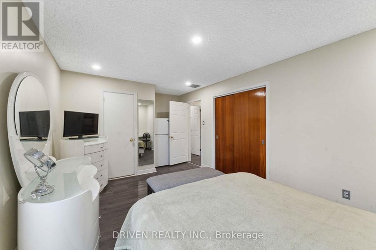 29237590/1266-walkley-road/ellwood/ottawa/ontario/K1V6P7_12