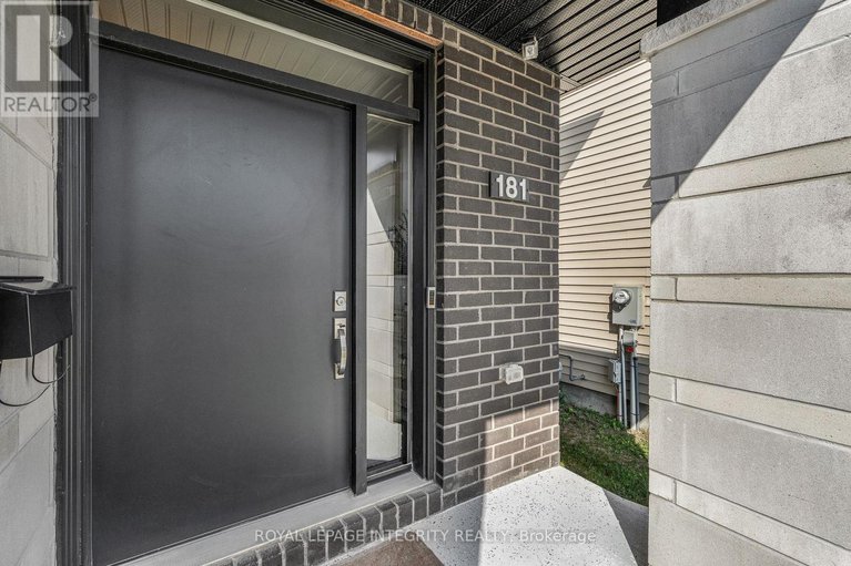 28914431/181-crevasse-road/mer-bleuebradley-estatesanderson-park/ottawa/ontario/K1W0H8_2