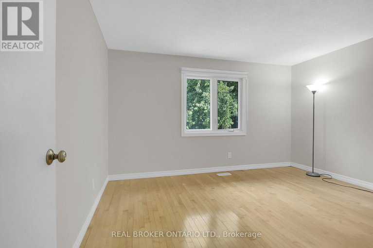 28817674/130-chimo-drive/katimavik/ottawa/ontario/K2L2H6_25