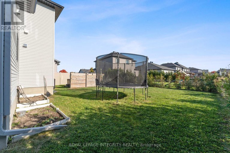 28992854/156-lyon-street/embrun/russell/ontario/K0A1W0_31