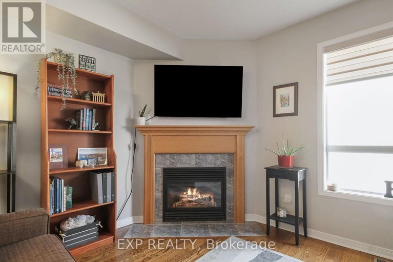 29664785/321-wiffen-private/westcliffe-estates/ottawa/ontario/K2H1G3_15