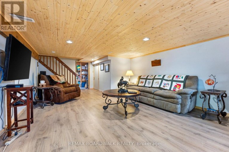 29674449/1671-oneill-road/north-grenville-twp-kemptville-south/north-grenville/ontario/K0G1S0_31