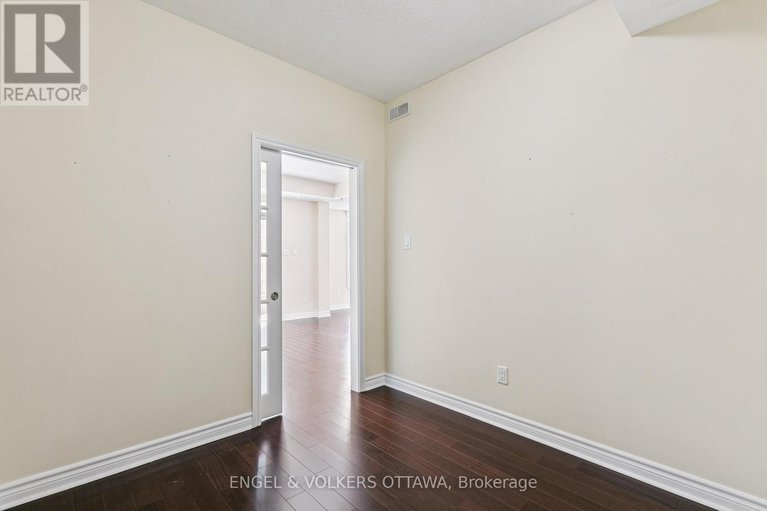 28829655/101-160-montblanc-private/convent-glen-north/ottawa/ontario/K1C0B8_37