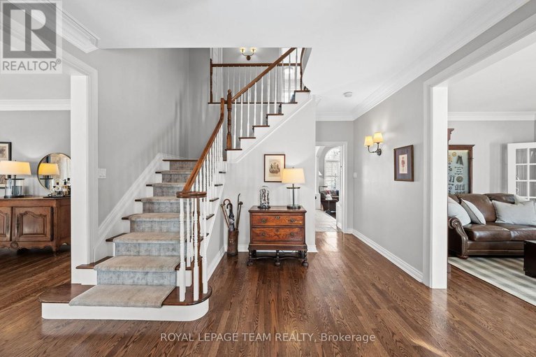 29403241/5557-pettapiece-crescent/manotick-village-manotick-estates/ottawa/ontario/K4M1C5_7