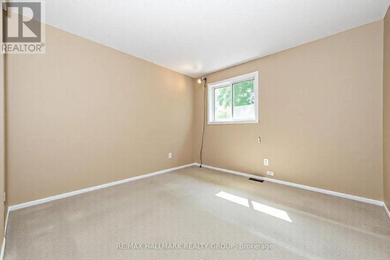 28847382/1414-eastcliffe-way/pineview/ottawa/ontario/K1B5H6_24