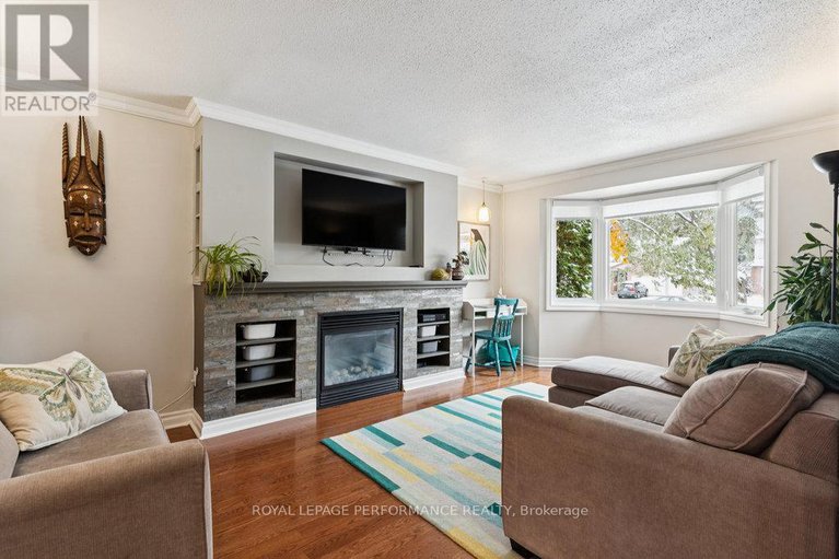 29100826/1798-woodhaven-heights/queenswood-heights-south/ottawa/ontario/K1E2W2_19