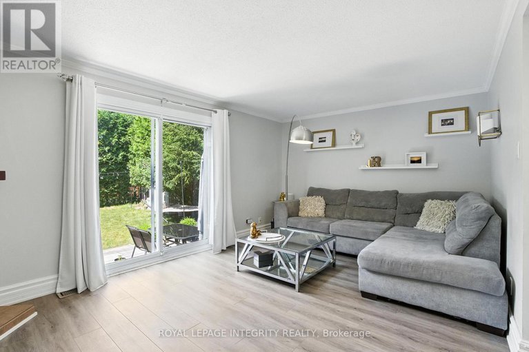 28545916/1760-lafrance-drive/queenswood-heights-south/ottawa/ontario/K1E2H2_13