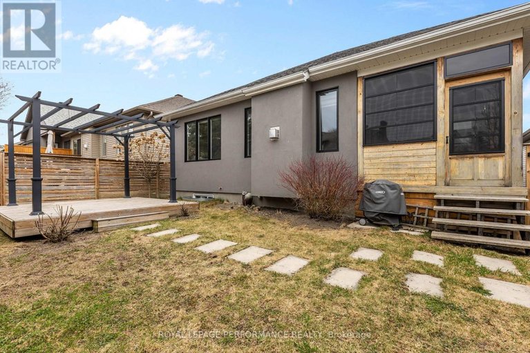 29486299/597-robert-hill-street/almonte/mississippi-mills/ontario/K0A1A0_29