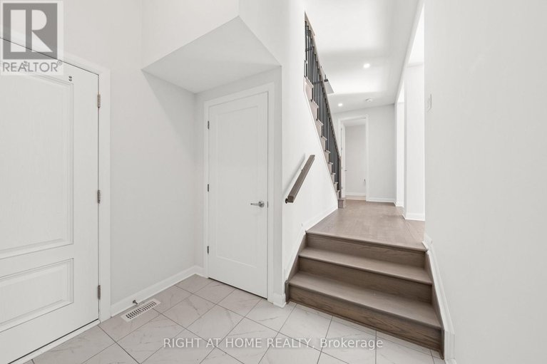 29165265/762-shoal-street/mahogany-community/ottawa/ontario/K4M0X5_24