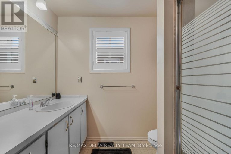 29677922/6043-valley-field-crescent/chapel-hill/ottawa/ontario/K1C5P2_22