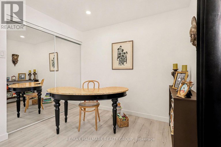 29365343/6861-bilberry-drive/convent-glen-north/ottawa/ontario/K1C2E8_17