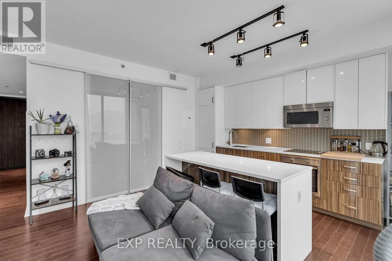 28563522/812-300-lisgar-street/ottawa-centre/ottawa/ontario/K2P0E2_16